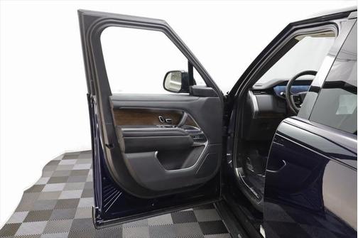 2023 Land Rover Range Rover P530 SE