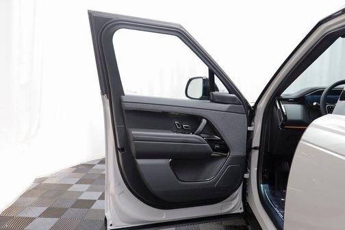 2026 Land Rover Range Rover Sport SE