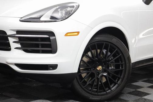 2023 Porsche Cayenne Platinum Edition