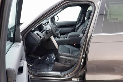 2025 Land Rover Discovery P300 S