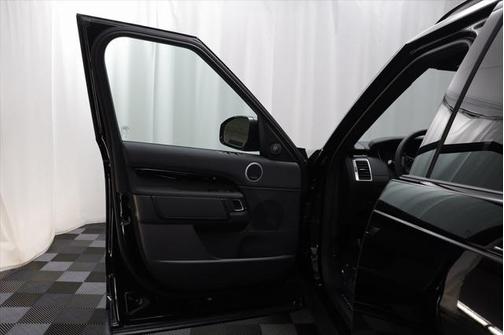 2025 Land Rover Discovery S
