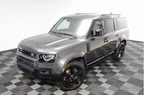 2025 Land Rover Defender 130 P400 X-Dynamic SE