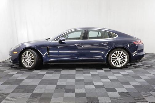 2018 Porsche Panamera 4