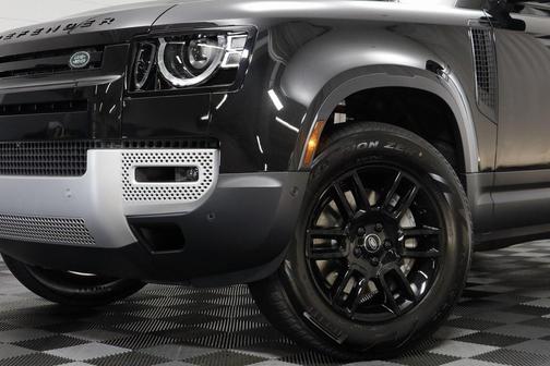 2025 Land Rover Defender 130 P400 S