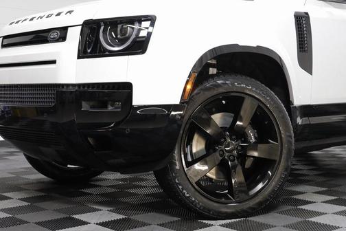 2026 Land Rover Defender 110 V8