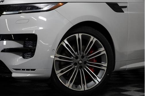 2025 Land Rover Range Rover Sport SE
