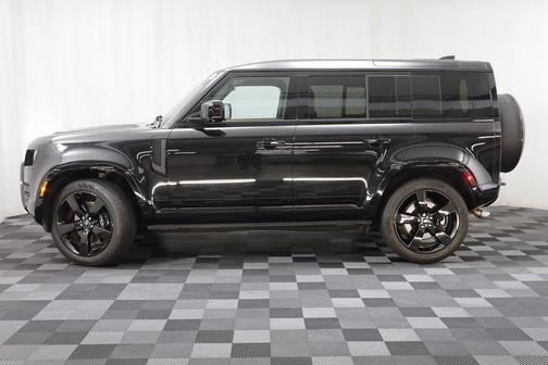 2025 Land Rover Defender 110 V8