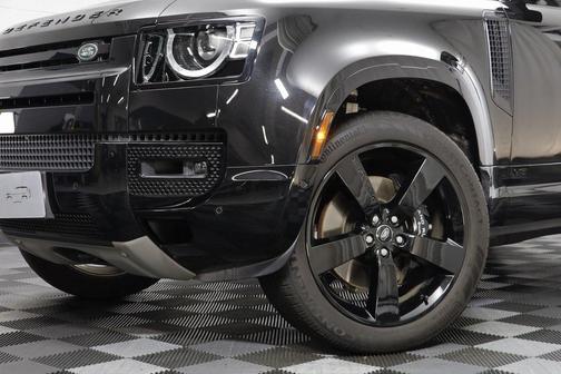 2025 Land Rover Defender 110 V8