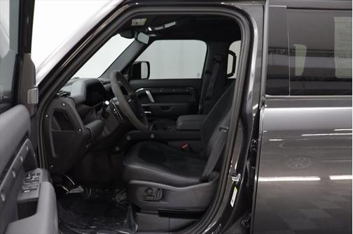 2023 Land Rover Defender 110 V8