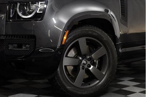 2023 Land Rover Defender 110 V8
