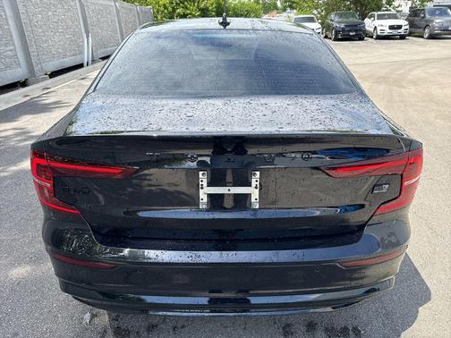 Onyx Black Metallic 2023 Volvo S60 Recharge Plug-In Hybrid T8 Ultimate Black Edition