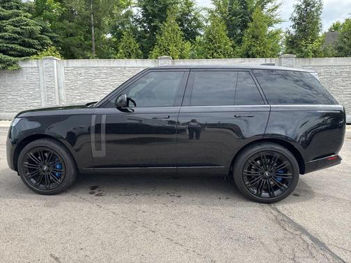 Santorini Black Metallic 2023 Land Rover Range Rover First Edition