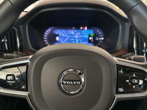 Thunder Grey Metallic 2024 Volvo XC60 Recharge Plug-In Hybrid T8 Ultimate Dark Theme