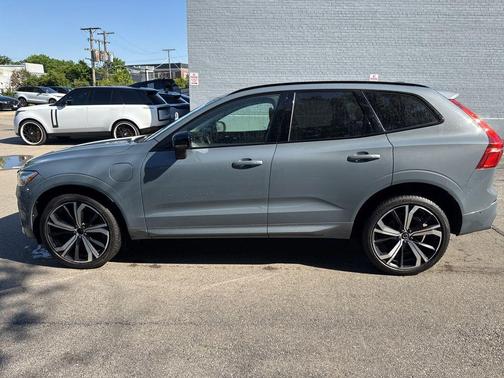 Thunder Grey Metallic 2024 Volvo XC60 Recharge Plug-In Hybrid T8 Ultimate Dark Theme