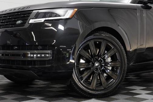 2025 Land Rover Range Rover P550e SE