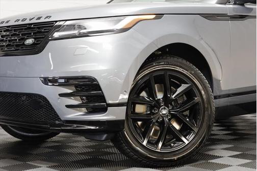 2026 Land Rover Range Rover Velar Dynamic SE