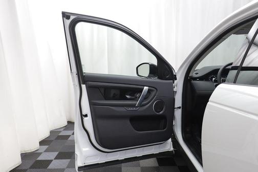 Fuji White 2025 Land Rover Discovery Sport S