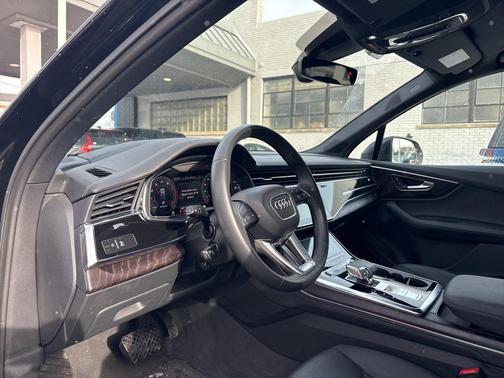 2023 Audi Q7 55 Prestige