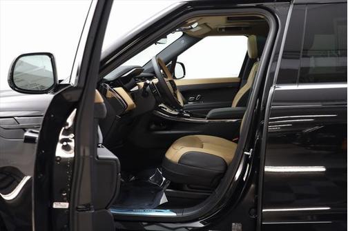 2025 Land Rover Range Rover Sport SE