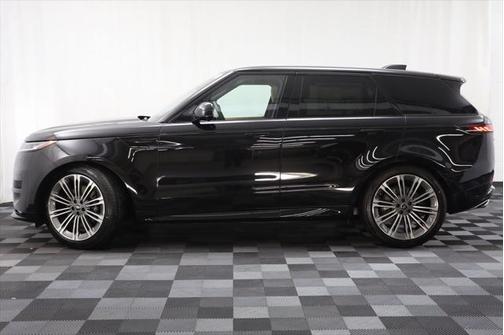 2025 Land Rover Range Rover Sport SE