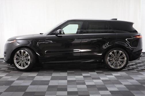 2025 Land Rover Range Rover Sport SE