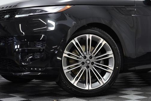2025 Land Rover Range Rover Sport SE