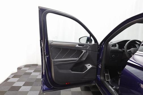 2022 Volkswagen Tiguan 2.0T SEL R-Line 4MOTION