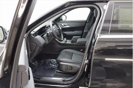 2026 Land Rover Range Rover Velar Dynamic SE