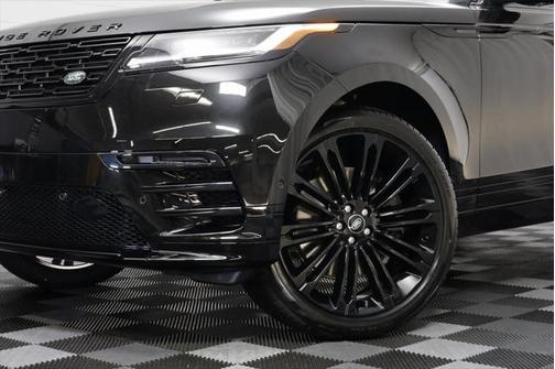 2026 Land Rover Range Rover Velar Dynamic SE