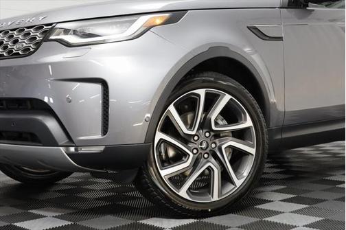 2025 Land Rover Discovery S