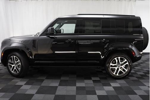 2025 Land Rover Defender X-Dynamic SE