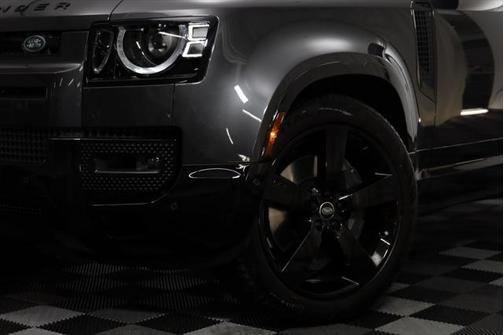 2025 Land Rover Defender X-Dynamic SE