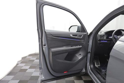 2025 Volkswagen Atlas Cross Sport 2.0T SEL Premium