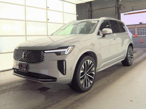 2025 Volvo XC90 B6 Plus 7-Seater