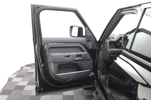 Santorini Black Metallic 2026 Land Rover Defender S