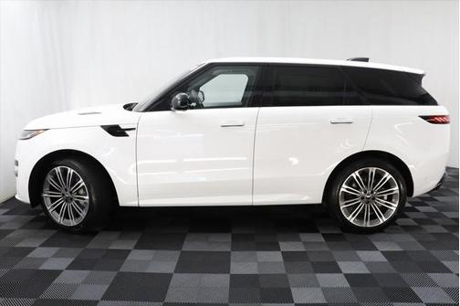 2025 Land Rover Range Rover Sport SE