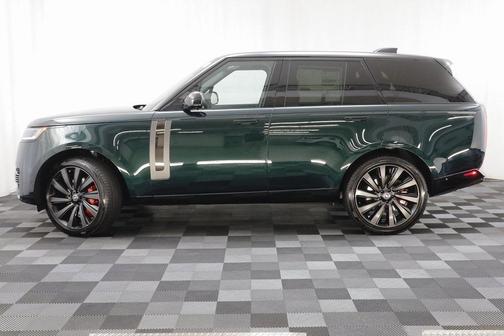 2025 Land Rover Range Rover P615 SV