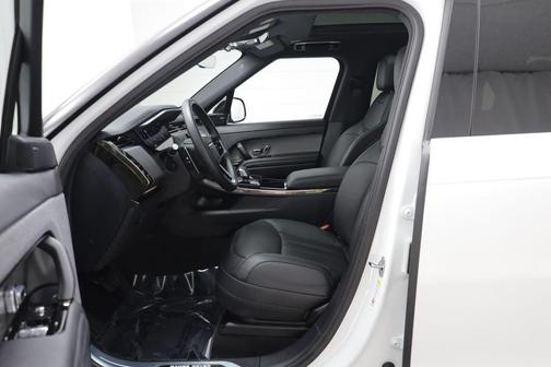 Fuji White 2025 Land Rover Range Rover Sport SE