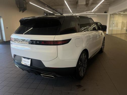 2025 Land Rover Range Rover Sport SE