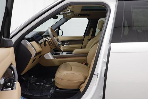 2025 Land Rover Range Rover P400 SE
