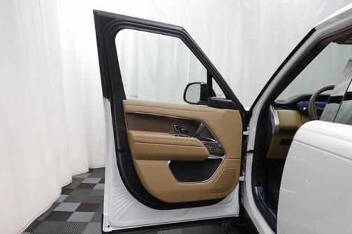 2025 Land Rover Range Rover P400 SE
