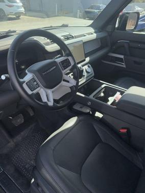 2024 Land Rover Defender 110 P500 SE