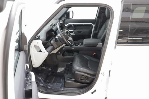 2023 Land Rover Defender 110 SE