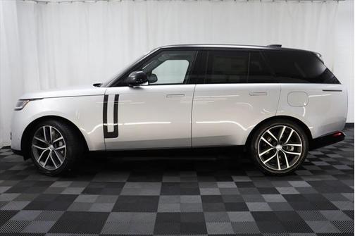 2025 Land Rover Range Rover P550e SE