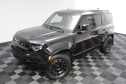 Narvik Black 2026 Land Rover Defender V8