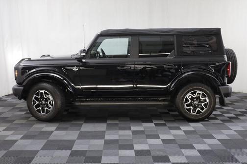 Shadow Black 2023 Ford Bronco Outer Banks