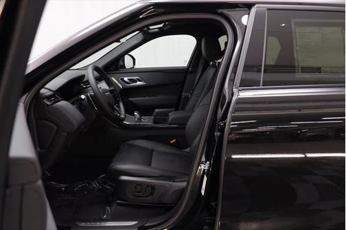 2026 Land Rover Range Rover Velar Dynamic SE