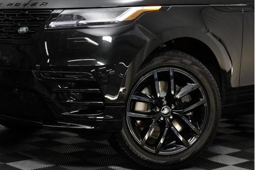 2026 Land Rover Range Rover Velar Dynamic SE