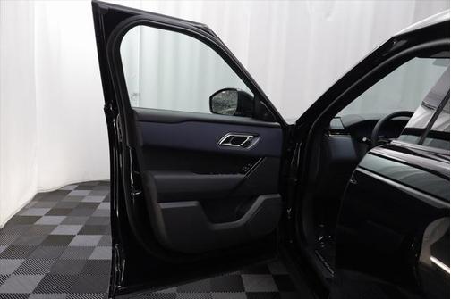 2026 Land Rover Range Rover Velar P400 Dynamic SE