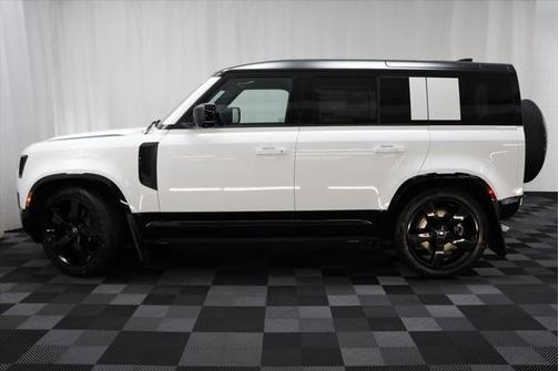 2025 Land Rover Defender 110 V8